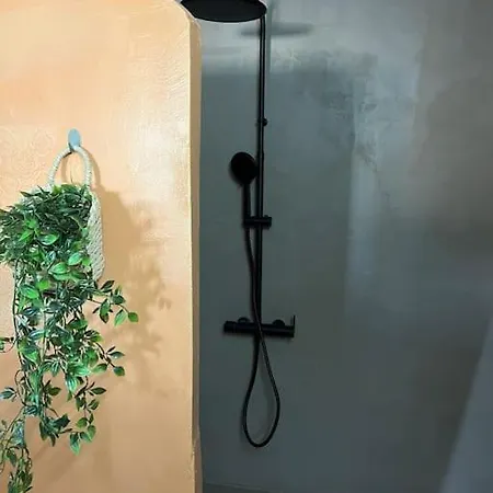 Lampsakou 2-bedroom House In * Volos