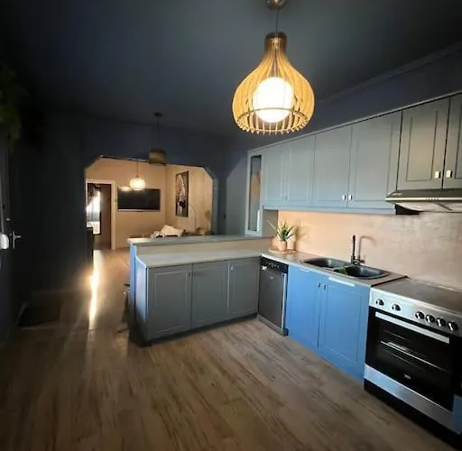 Lampsakou 2-bedroom House In Volos